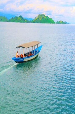 boat at lake kivu